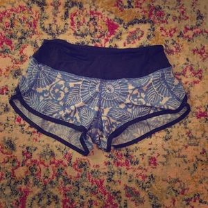 🍋Lululemon beachy floral speed shorts🌊💙